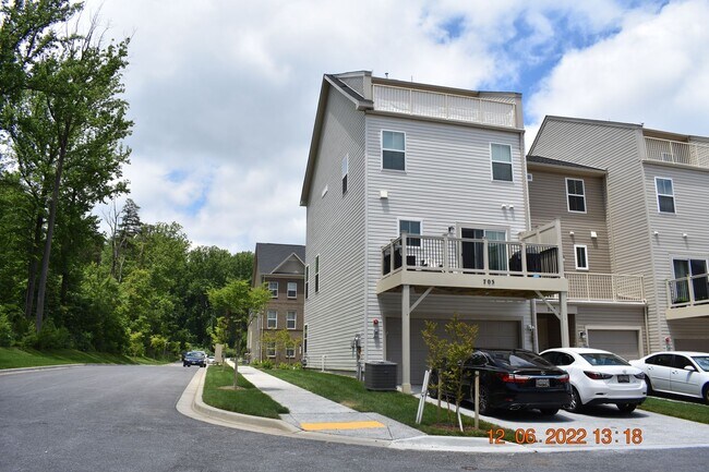 Building Photo - BRAND NEW HOME FOR RENT 4 LEVEL HOME WITH ...