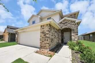 Building Photo - 15439 Cipres Verde St