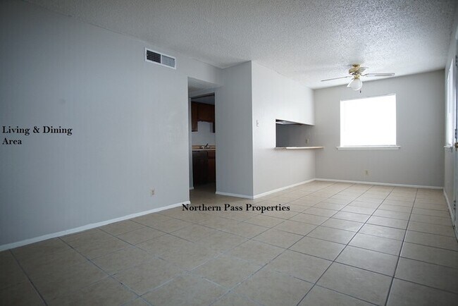 Building Photo - 5209 Carousel Dr