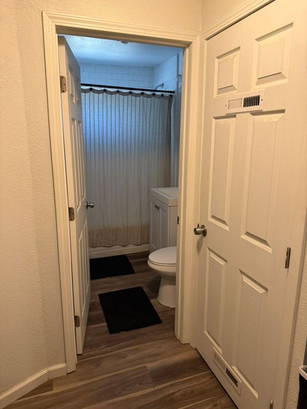 Foto del edificio - 1335 W 23rd St