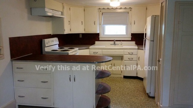 Foto del edificio - 556 Church Rd