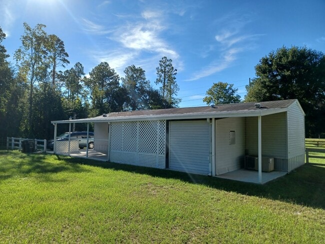 Building Photo - 9938 FL-33