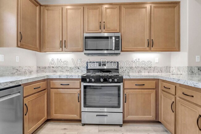 Foto del edificio - 16912 Laurel Hill Ln