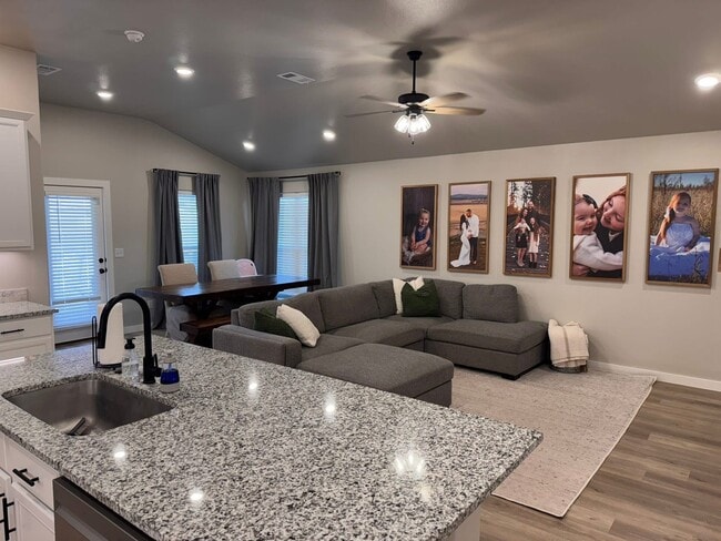 Foto del edificio - 7612 John Thomas St