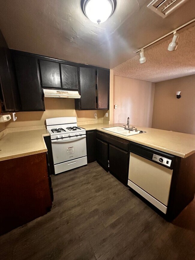 Foto del edificio - 2 bed 1 bath Apartment