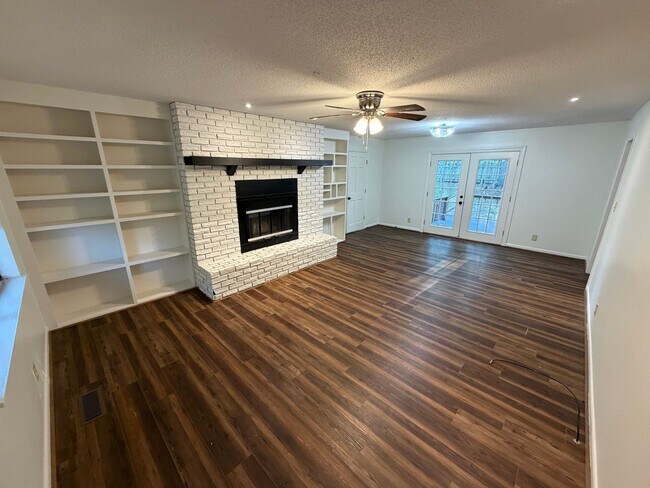 Building Photo - 6416 Teal Cir