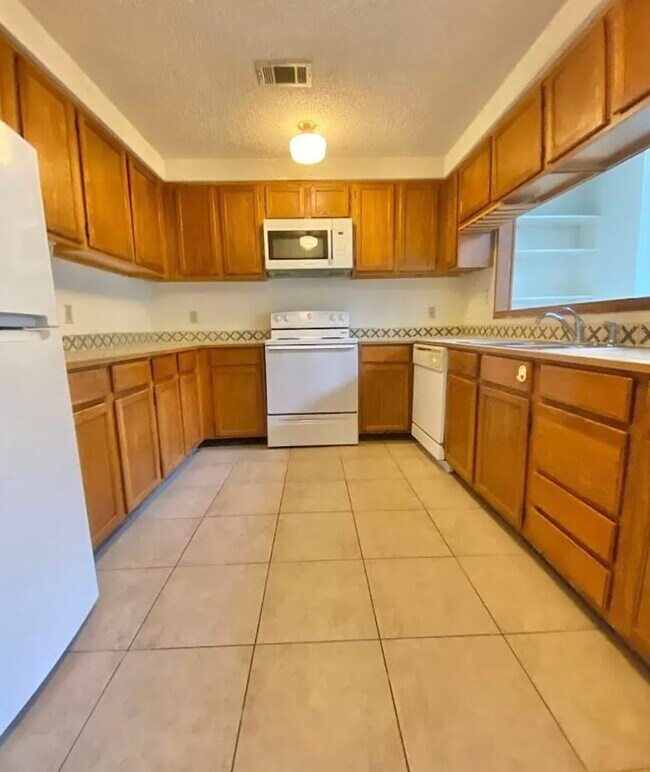 Foto del edificio - 904 W 21st St