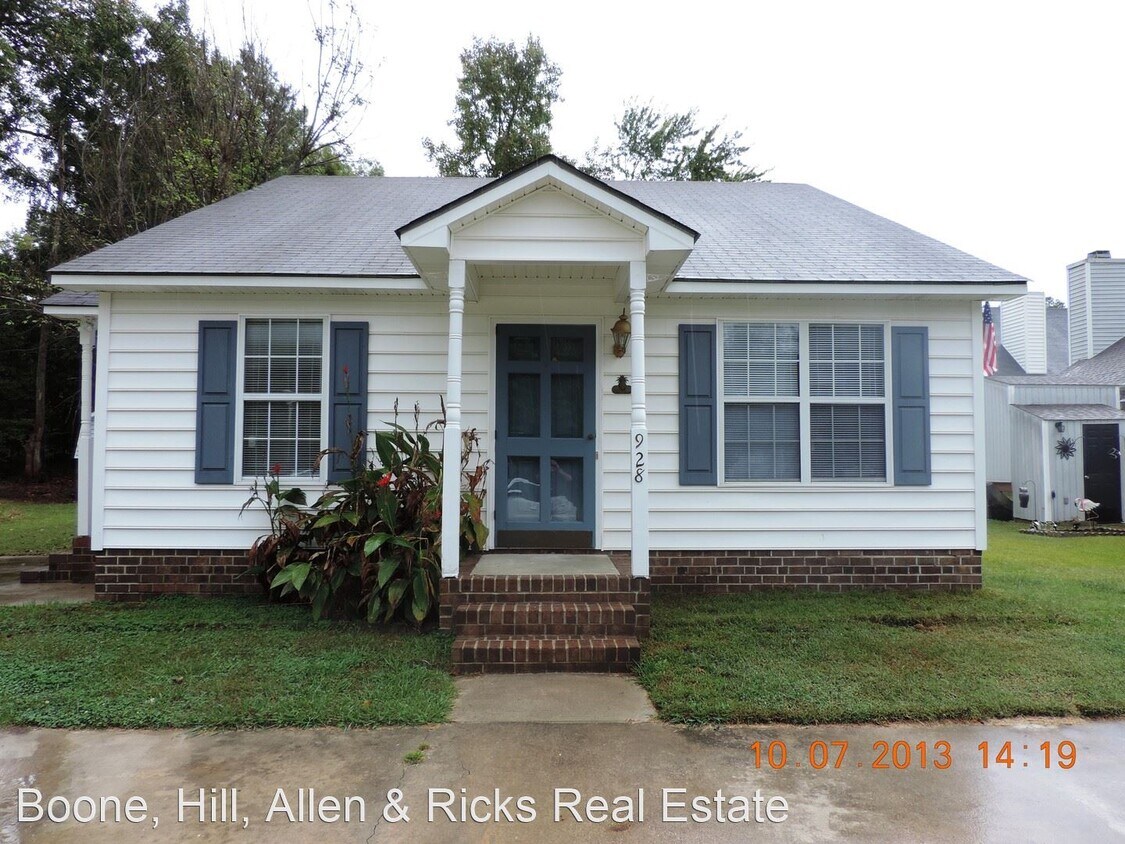 Primary Photo - 2 br, 2 bath House - 928 Hornbeam South Drive
