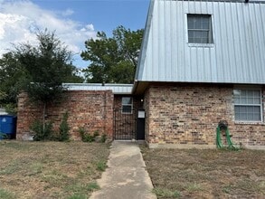 Building Photo - 4701 Sagebrush Cir