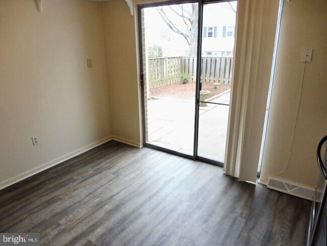 Foto del edificio - 196 Gold Kettle Dr