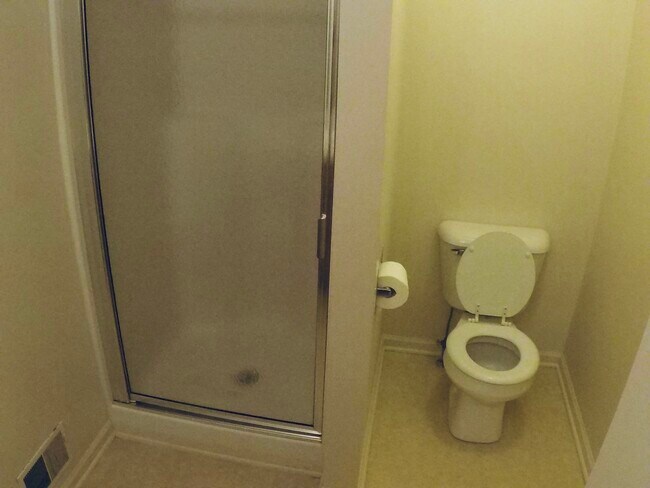 Master Bath - 625 Renker Rd