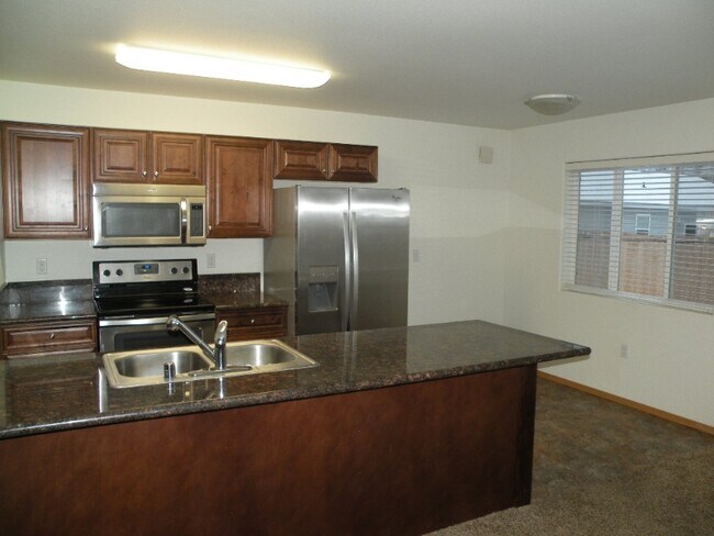Foto del edificio - 3830 S Lansing Rd