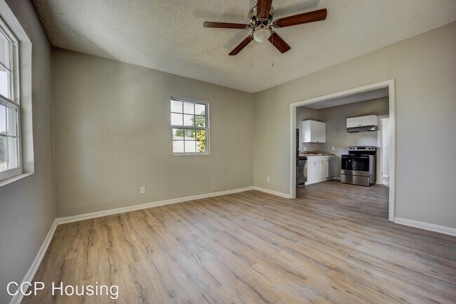 Building Photo - 2 br, 1 bath House - 1001 South O Street