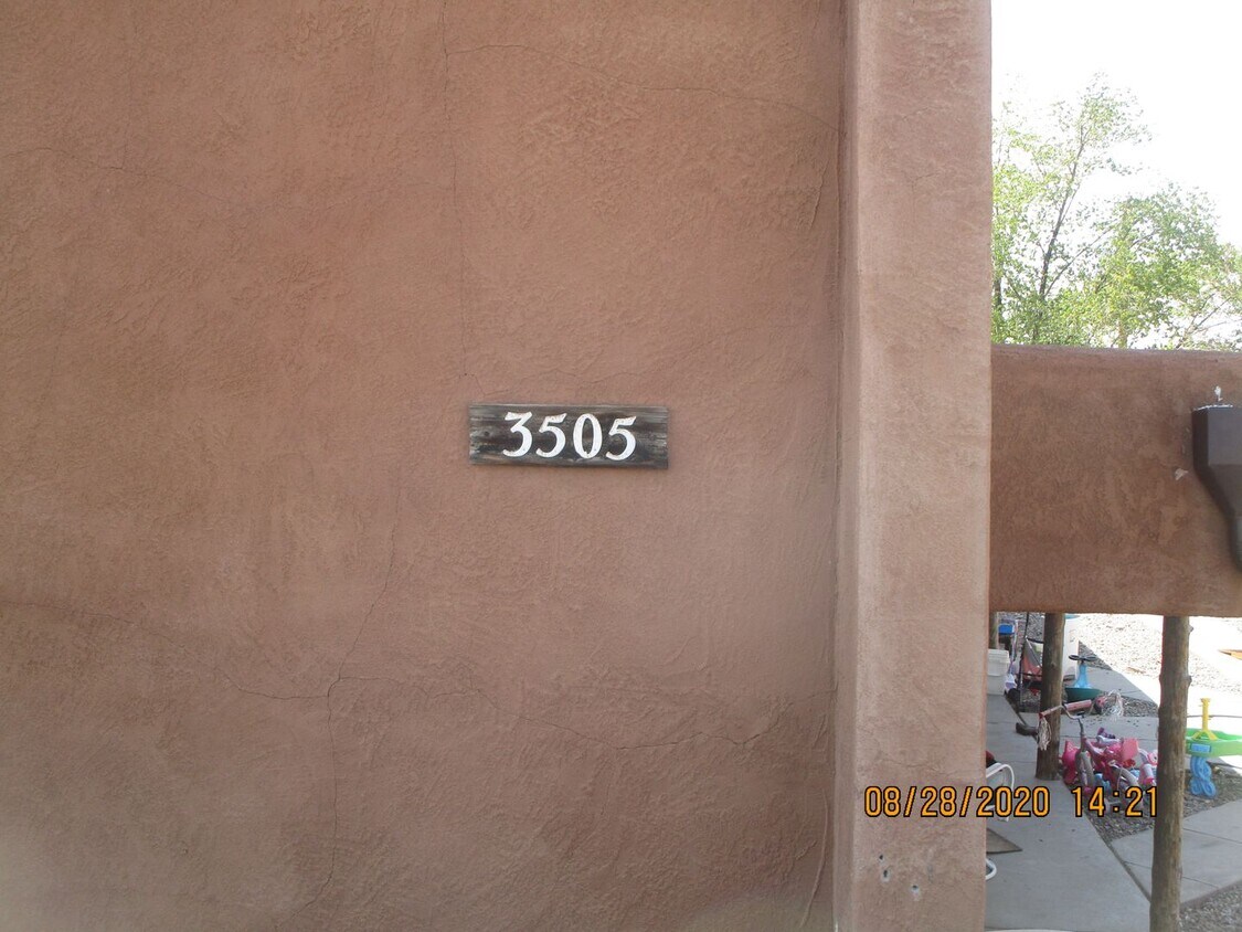 Foto principal - 3505 Lafayette Dr. NE
