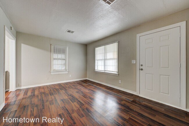 Building Photo - 2 br, 1 bath House - 910 NW 99th Street