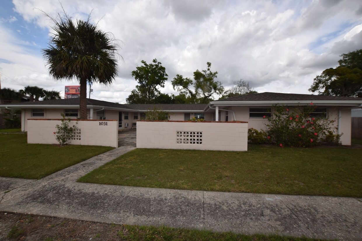 Foto del edificio - 1031 Royal Palm Ave