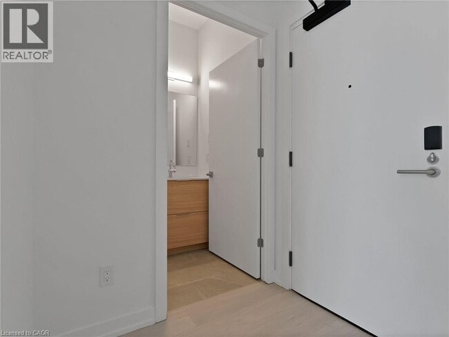 Photo du bâtiment - 2501 Saw Whet Blvd.