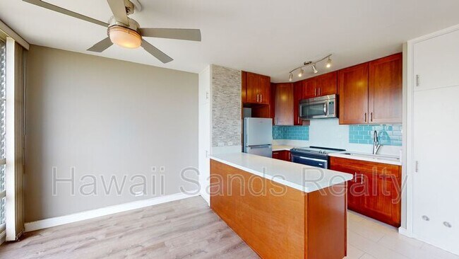 Building Photo - 757 Kinalau Pl