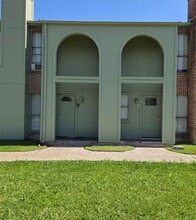 Building Photo - 11545 S Kirkwood Rd