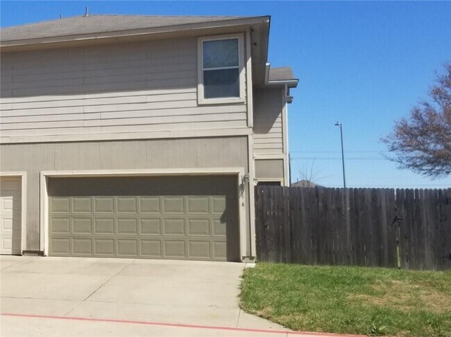 Foto del edificio - 13808 Harris Ridge Blvd