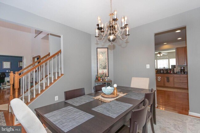Building Photo - 7629 Hamelin Ln