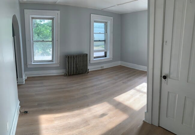 Building Photo - 135 Ontario St