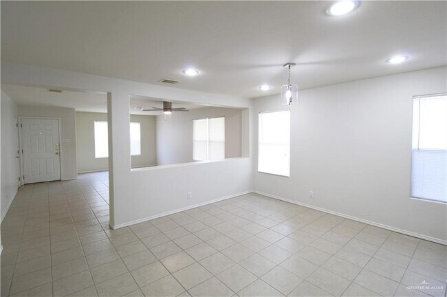 Foto del edificio - 4128 Periwinkle Ave