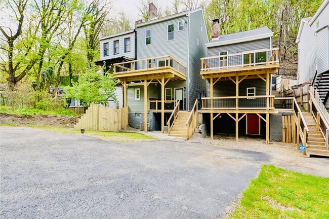 Photo - 3255 Josephine St House