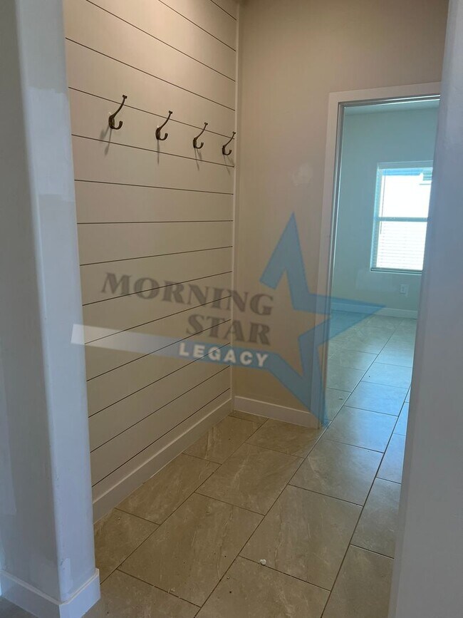 Foto del edificio - Stunning 2025-built rental in highly desirable Sonoma Ranch — 4 bed / 3 bath