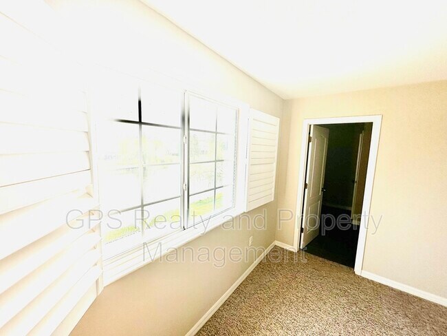 Building Photo - 2758 River Landing Dr