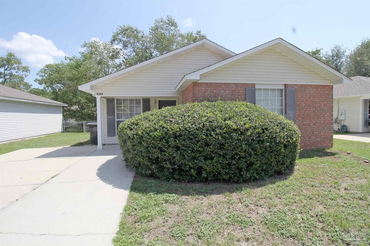 Primary Photo - 404 Oak Knoll Ln