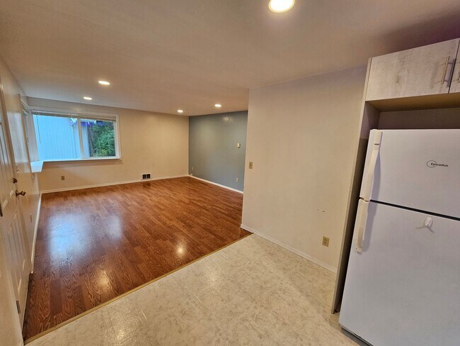 Foto del edificio - Charming 2 Bedroom 1 Bath Apt near Downtow...