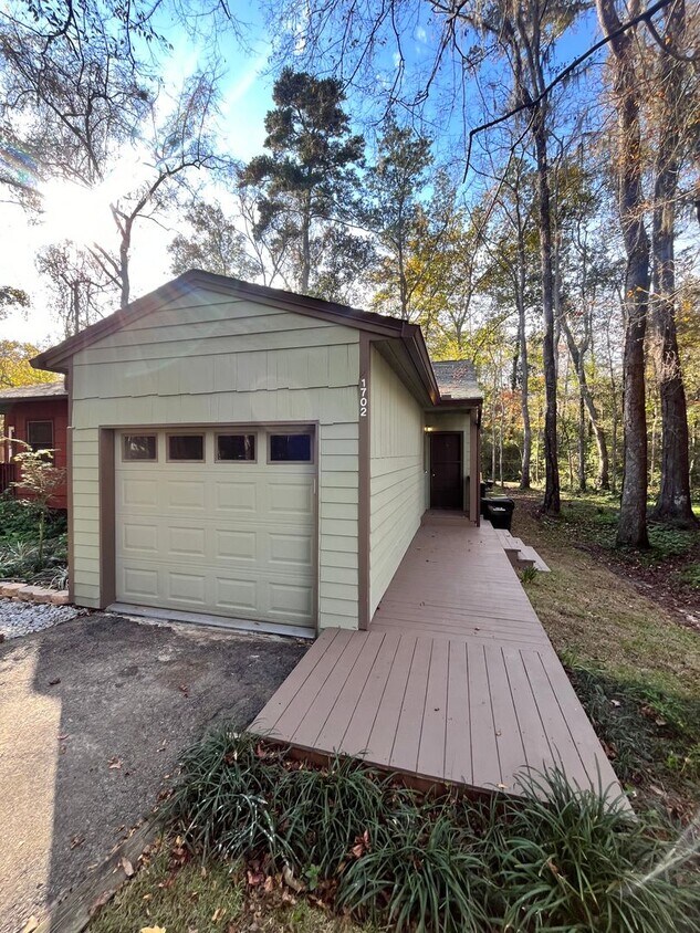 Photo - 1702 Beechwood Circle N - 2Bedroom/2bath Newly Renovated Townhome