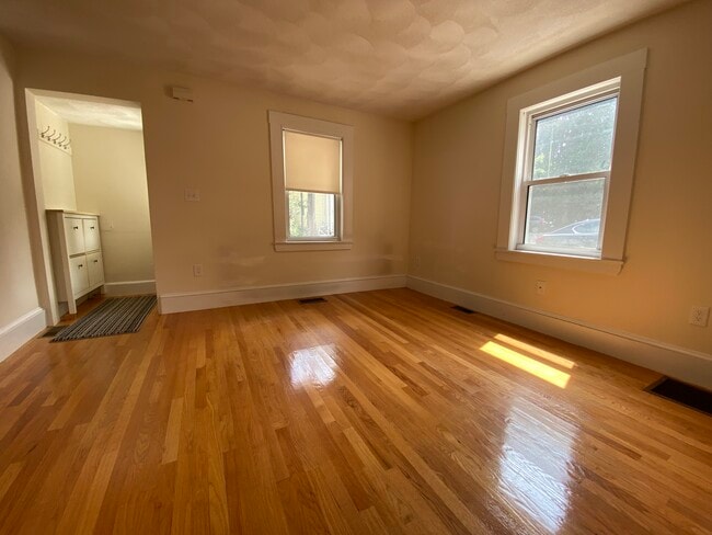 Building Photo - 7 Rifle Ct