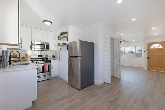 Foto del edificio - 81 Oaklawn Ave