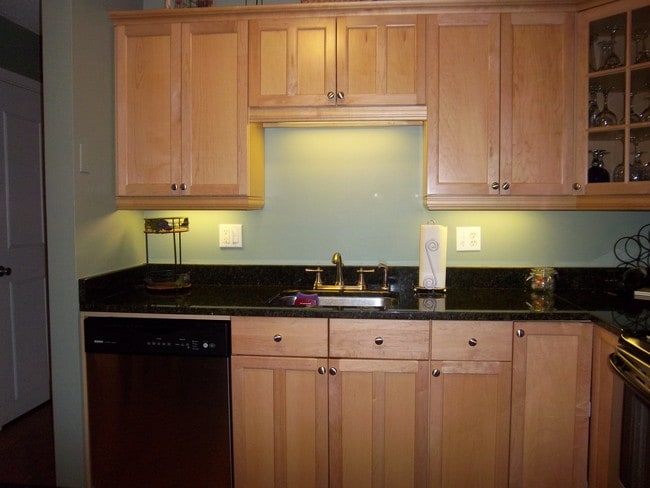 Kitchen - 585 Park Rd
