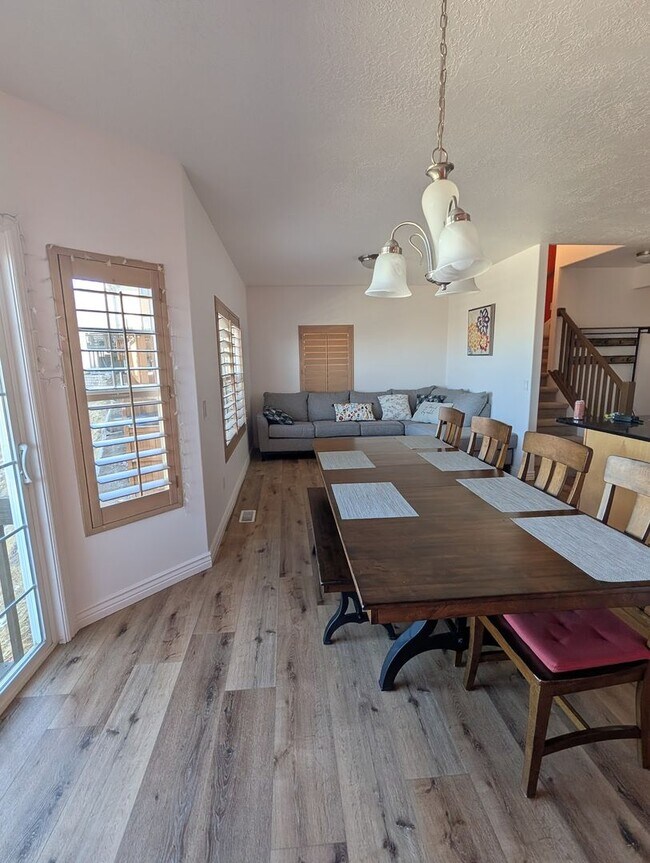 Building Photo - March Rent Free - Beautiful 3 Bedroom Condo for Rent in Draper