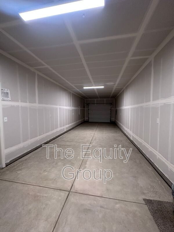 Building Photo - 30536 Delancy Rd