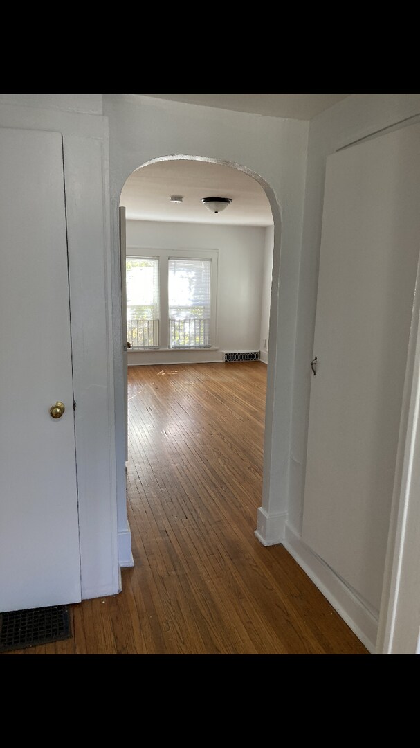 Foto del edificio - 825 Wilson Ave