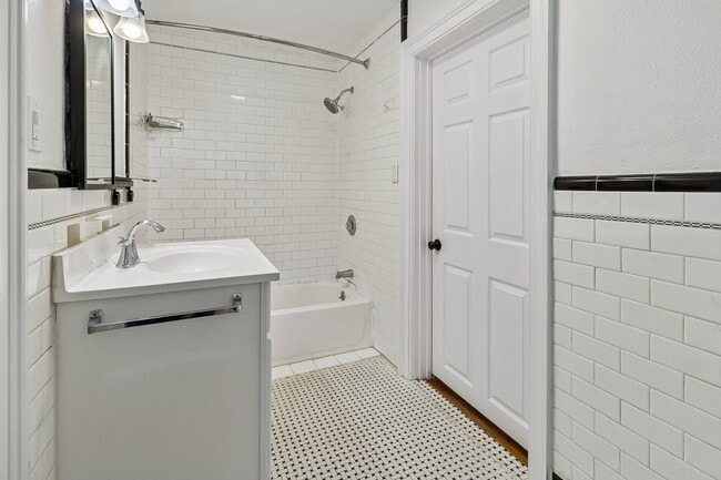 Building Photo - 12 Station Rd