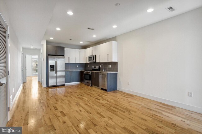 Building Photo - 1319 N 7th St