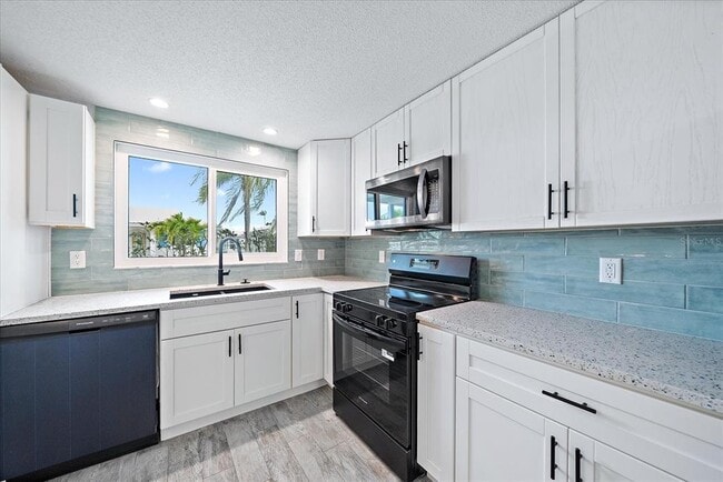 Building Photo - 730 Spanish Dr S