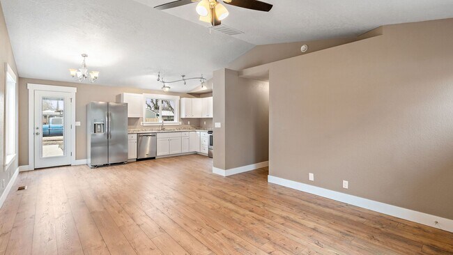 Foto del edificio - 2911 W Pleasanton Ave
