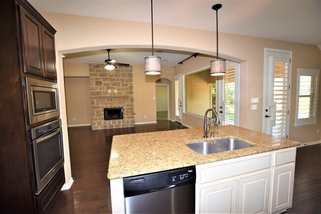 Foto del edificio - Highly Sought After Rancho Sienna - Former Model Home