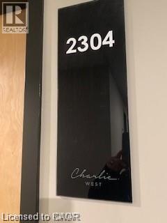 Photo du bâtiment - 60 Charles St W