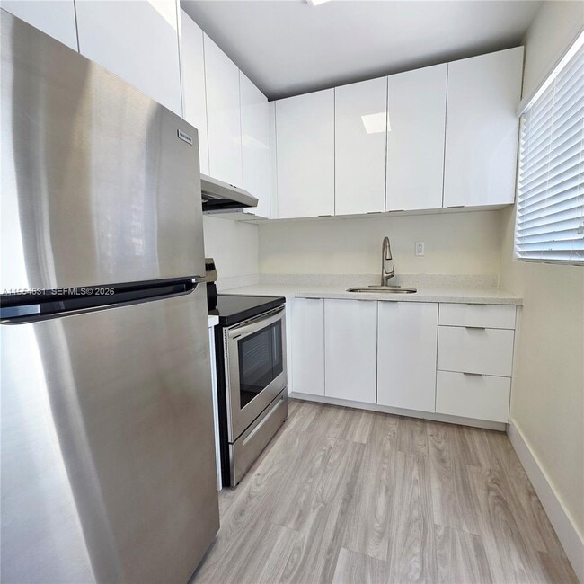 Foto del edificio - 2140 Biarritz Dr