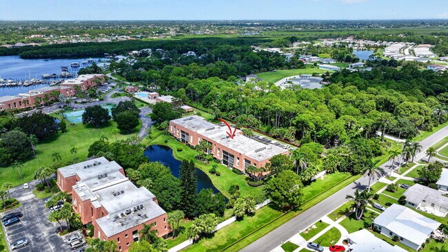 Foto del edificio - 3100 SE Pruitt Rd