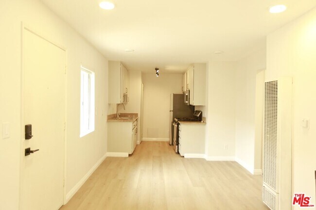 Foto del edificio - 833 Orange Grove Ave