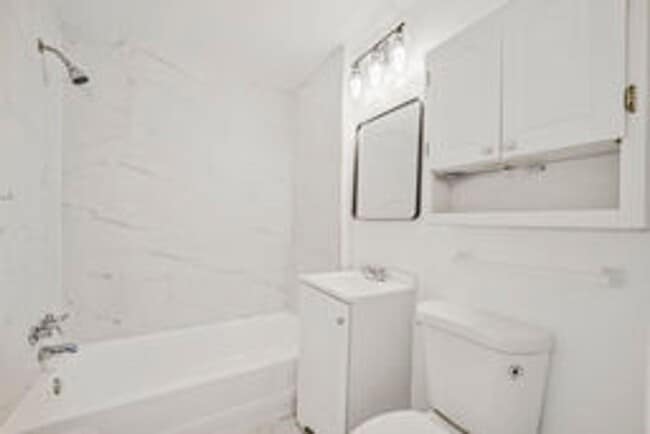 Building Photo - Charming 1BR/1BA in Hill East