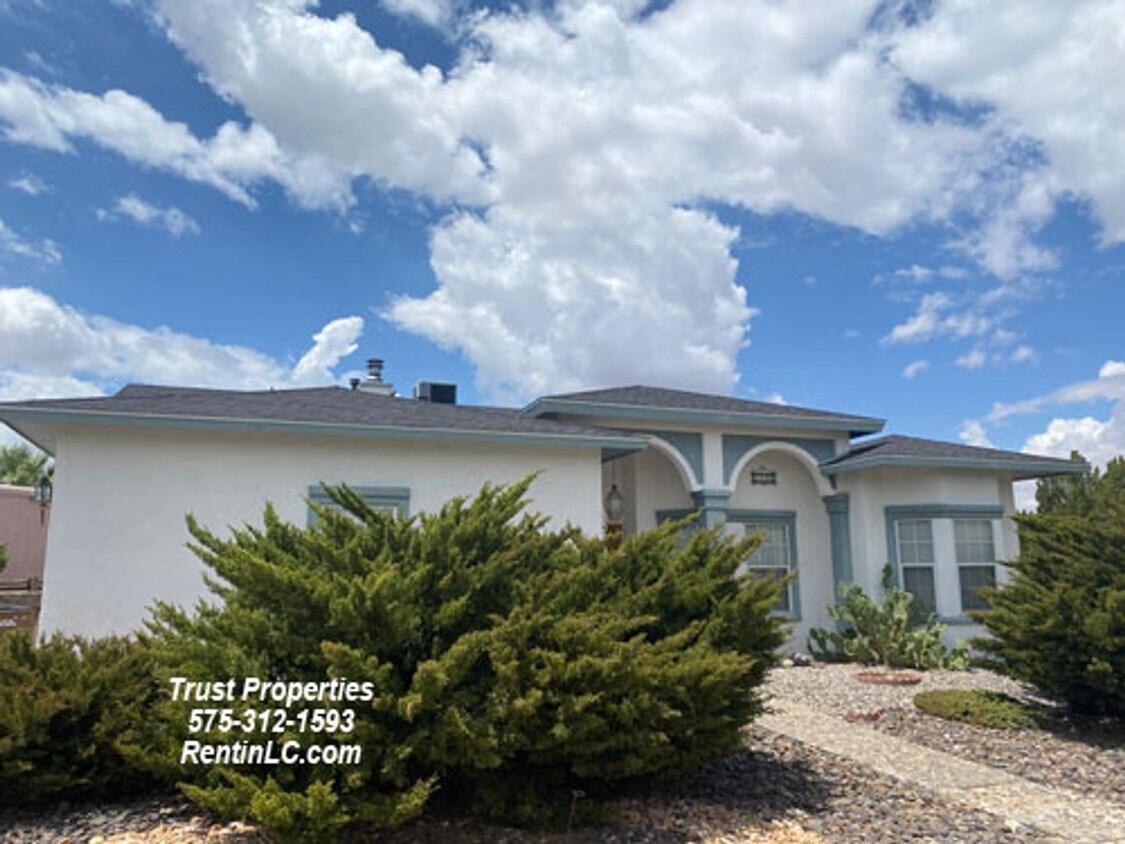 4455 Los Arboles Dr, Las Cruces, NM 88011 House Rental in Las Cruces